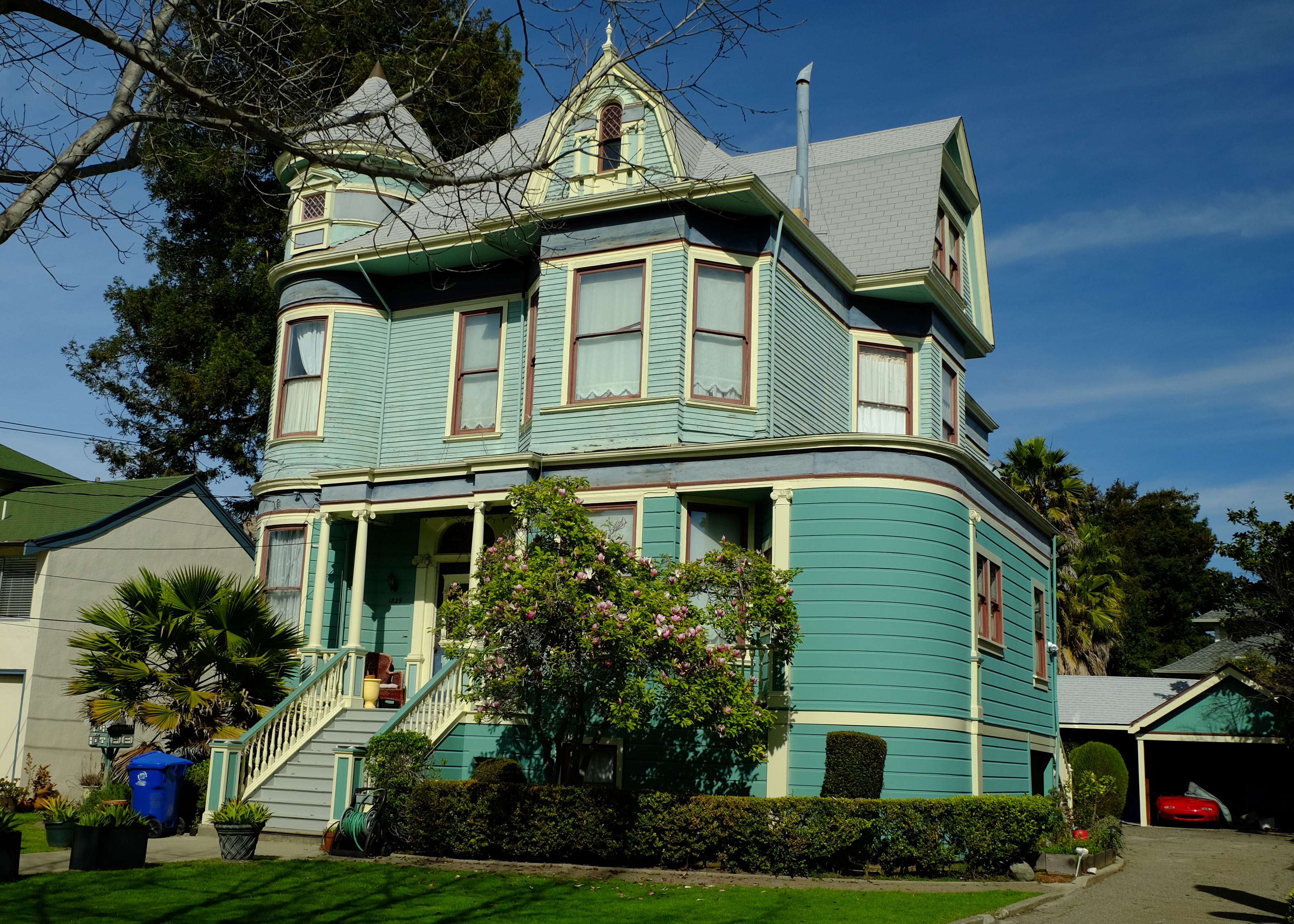 Alameda dollhouse actual house